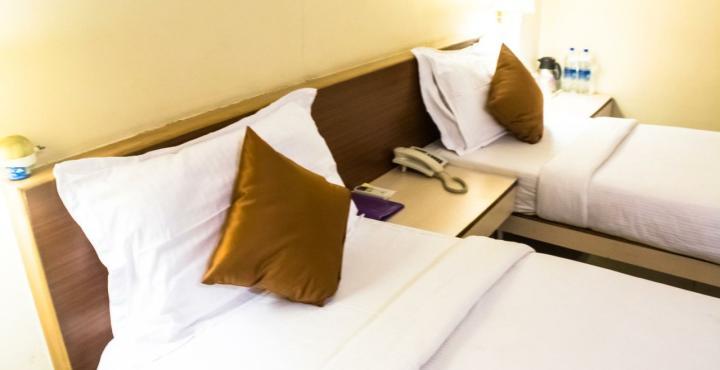 Hotel Phoenix Koregaon Park Pune Eksteriør billede
