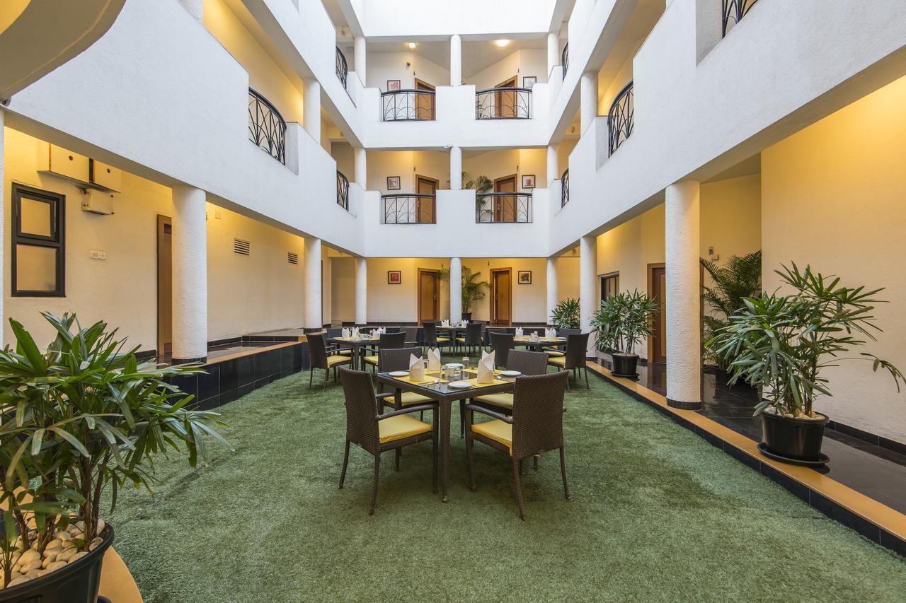 Hotel Phoenix Koregaon Park Pune Eksteriør billede