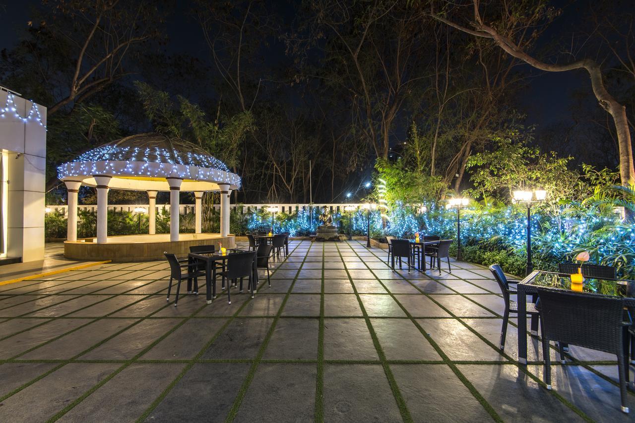 Hotel Phoenix Koregaon Park Pune Eksteriør billede