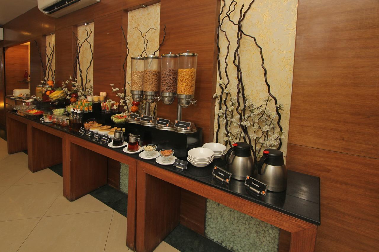 Hotel Phoenix Koregaon Park Pune Eksteriør billede