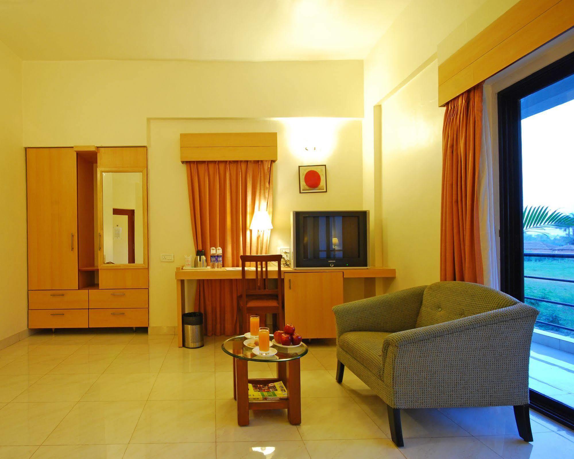 Hotel Phoenix Koregaon Park Pune Eksteriør billede