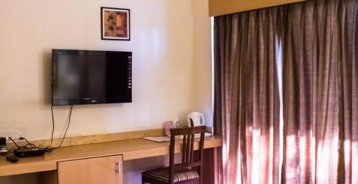 Hotel Phoenix Koregaon Park Pune Eksteriør billede