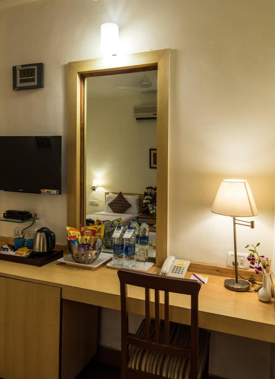 Hotel Phoenix Koregaon Park Pune Eksteriør billede