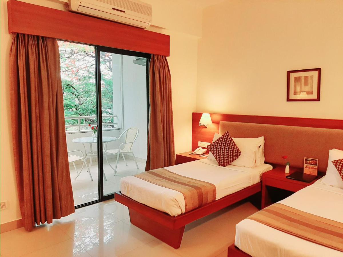 Hotel Phoenix Koregaon Park Pune Eksteriør billede